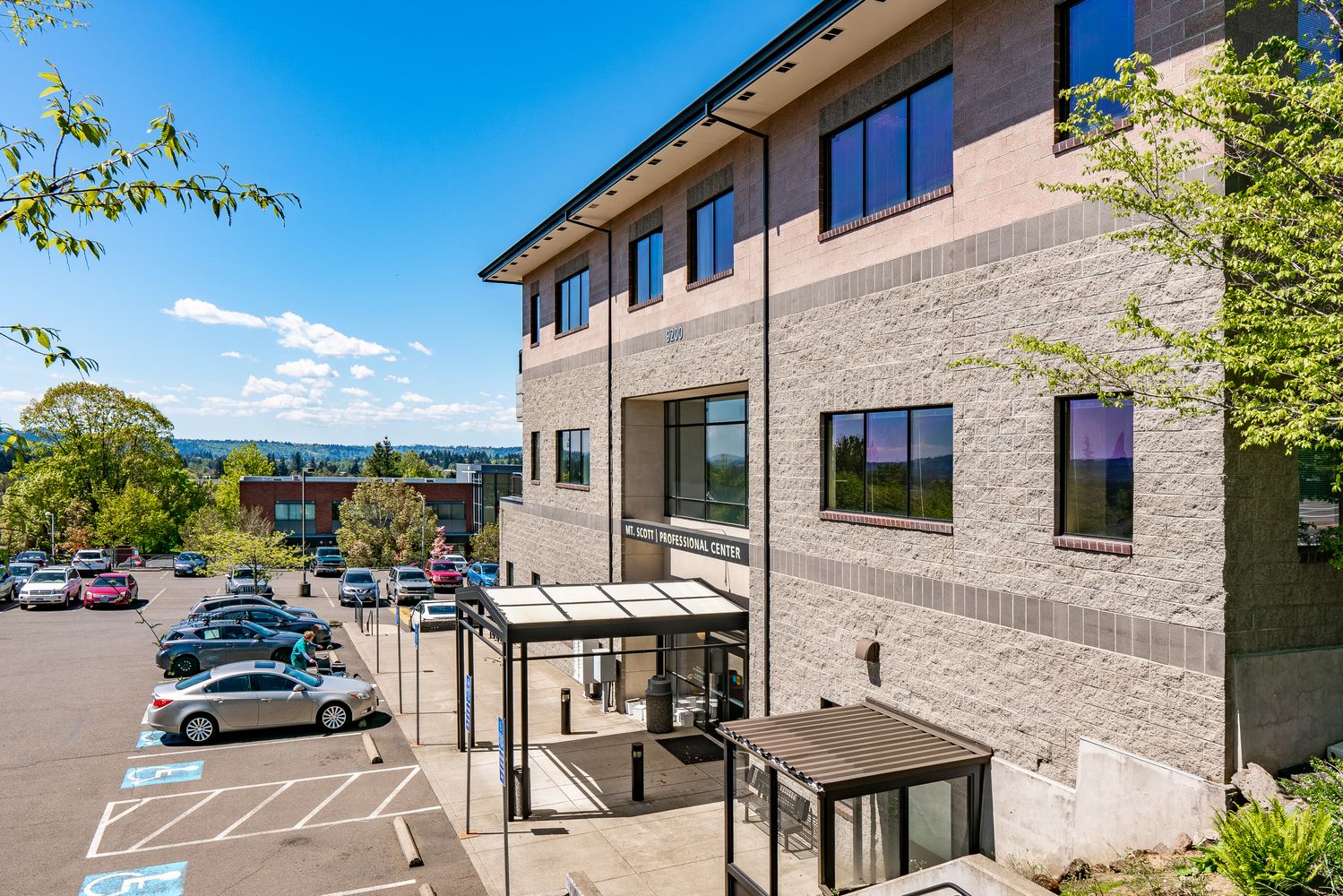 MT. SCOTT PROFESSIONAL CENTER I: 9200 SE 91st Ave, Happy Valley, OR 97086